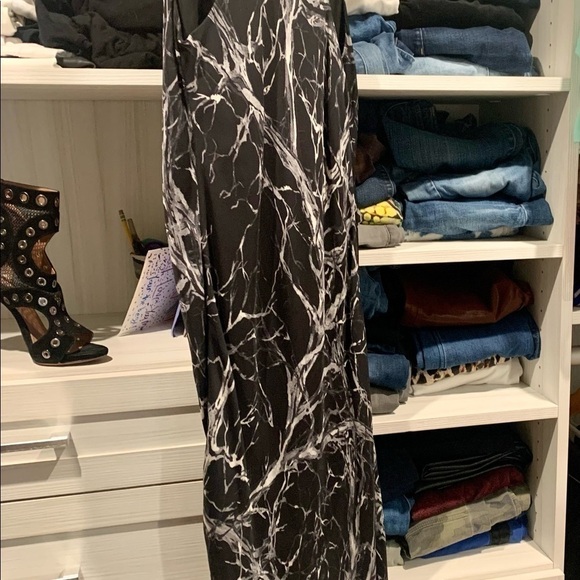 𝅺HAUTE HIPPIE 100% silk asymmetrical black & white dress EUC size Small - Picture 5 of 9